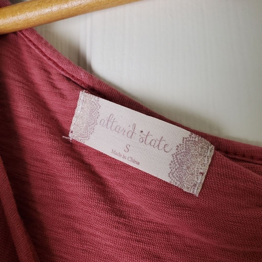 Altar'd State Cold Shoulder Ruffle Top Size Small - Picture 8 of 10